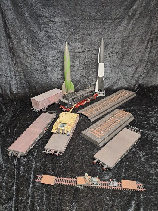 Train Scenary with V2 Rockets and more - 微型雕像 - 1:72 - 樹脂/聚酯, 琥珀
