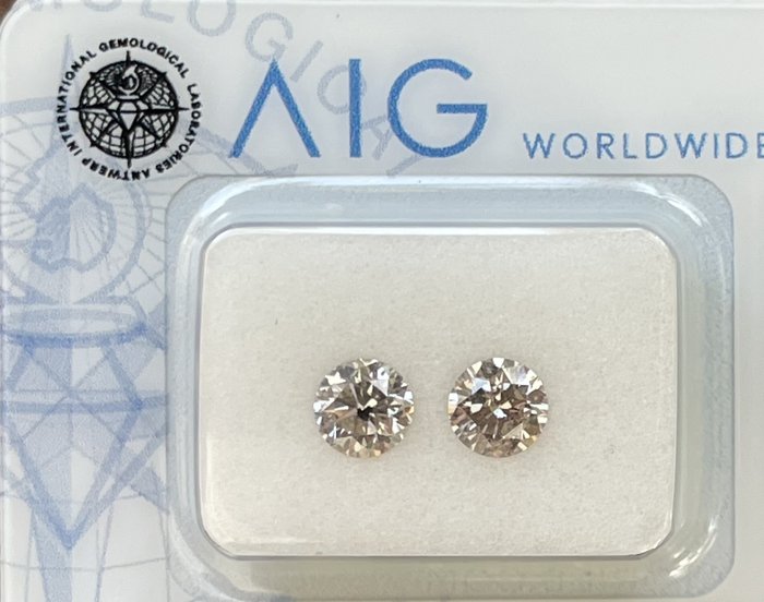 2 pcs Diamantes - 0.84 ct - Brillante, Redondo - gris claro - I1, SI3