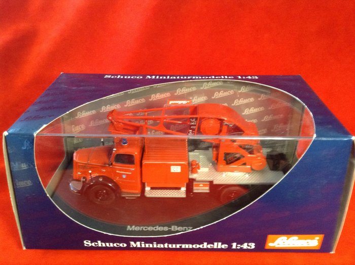 Schuco 1:43 - 1 - 模型車 - ref. #03101 Mercedes Benz L6600 Fire Truck "Offenbach am M" Beruffeuerwehr 1950