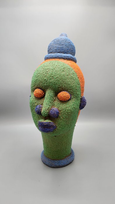 prachtig koninklijk hoofd met kralen - Bamileke - Kameroen  (Zonder Minimumprijs)