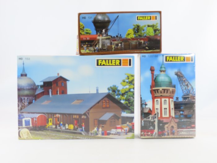Faller H0 - 131/120153/120166 - Kit di costruzioni di modellini di treni (3) - Kit di costruzione di un capannone merci, una torre dell'acqua e un piccolo impianto di carbone