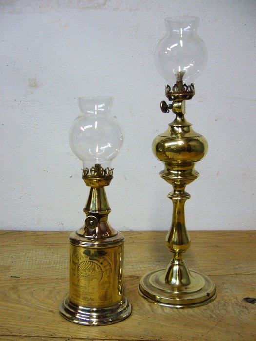 Candil (2) - Lámpara de aceite de bronce y una llamada paloma. - Cobre y bronce