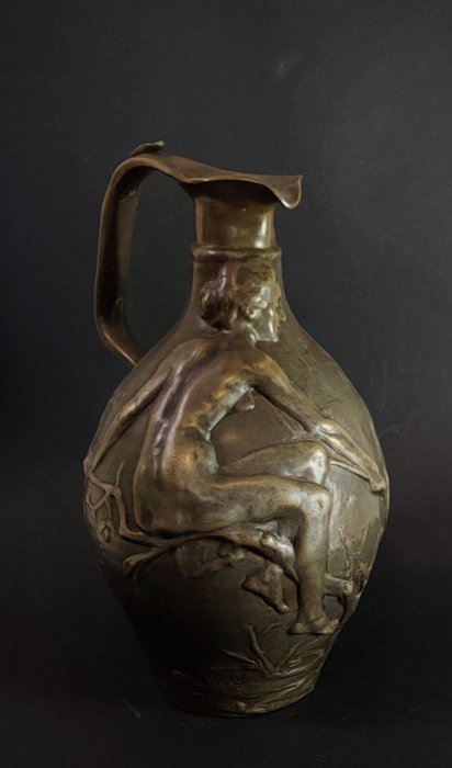 Paul DuBois (1829-1905) - 玻璃水壺 - 帶有坐著的女性裸體的水罐或水罐 - 錫
