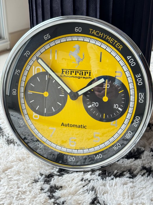 Concessionnaire Ferrari affichage de l'horloge - Moderne - Acier (inoxydable) - 2000-2010
