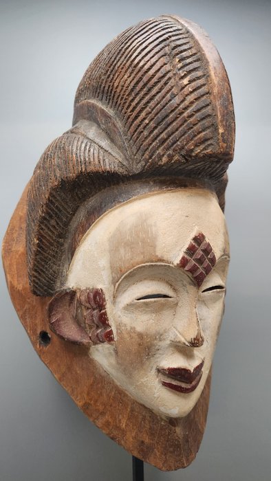 magnífica máscara - Punu (ou Bapounou) - Gabón  (Sin Precio de Reserva)