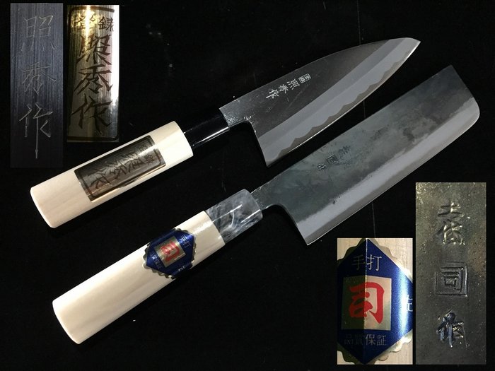 Set of 2 / 司 TSUKASA 照秀 TERUHIDE / 出刃 DEBA 菜切 NAKIRI - Nóż stołowy (2) - Japoński nóż kuchenny - Drewno, Stal