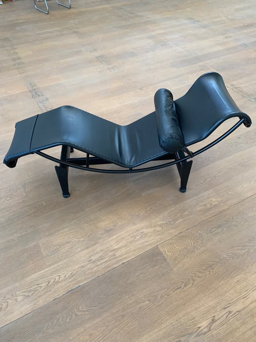 Cassina - Le Corbusier - Chaise longue (1) - LC4 - Leer staal