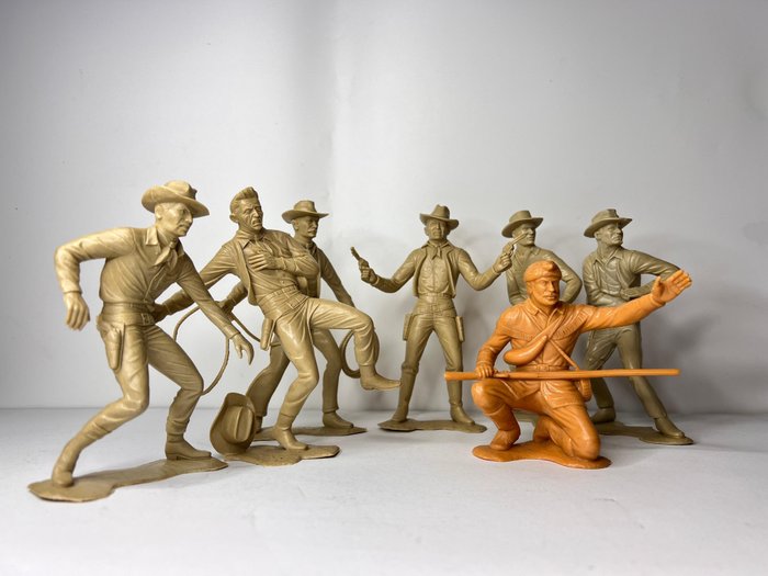 Due Gak - Statuetă - Lot of 7 Large 15 cm Cowboy figures - Plastic