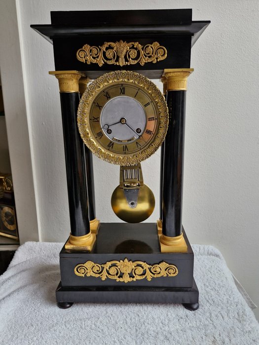 Zegar portykowy - Lejean Paris Karola X drewno, metal, mosiądz, mosiądz pozłacany - 1825-1830