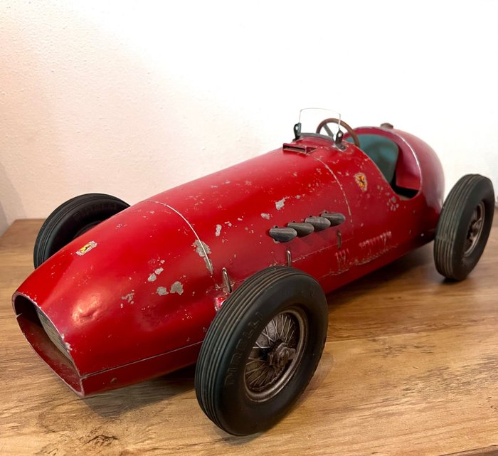 Toschi  - Jouet en étain Ferrari 500 - 1950-1960 - Italie