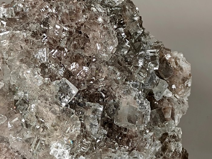 Fluorit Átlátszó köbös kristályok - Magasság: 8 cm - Szélesség: 7 cm- 529 g