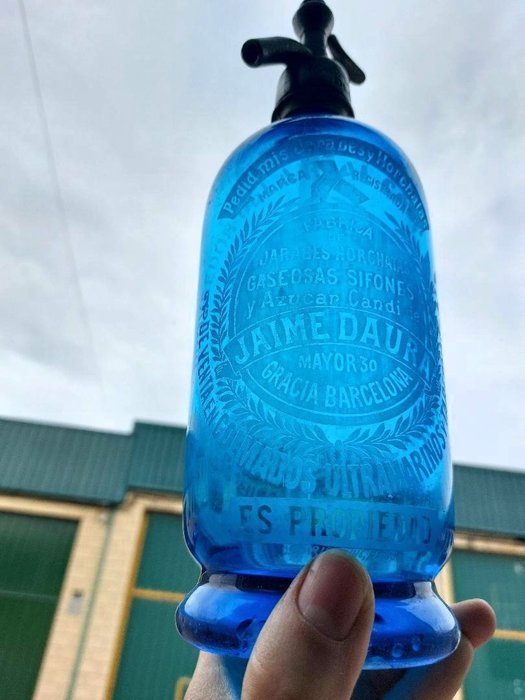 瓶子 - 19世纪末的旧蓝色收藏虹吸管
