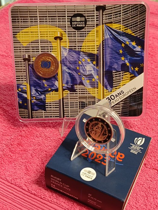 Frankreich. 2 Euro 2015 "Bandiera Europea" + 2023 "Mondiali Rubgy" (2 monete)  (Ohne Mindestpreis)
