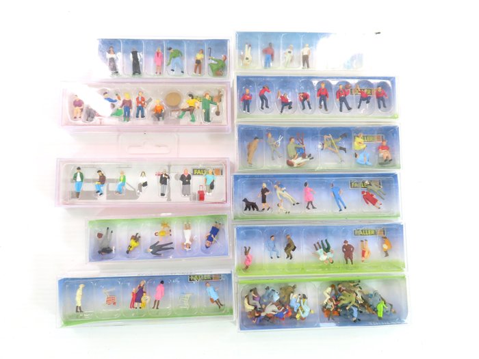 Faller H0 - Model train figures (11) - 11 boxes with figures of passers-by and workers