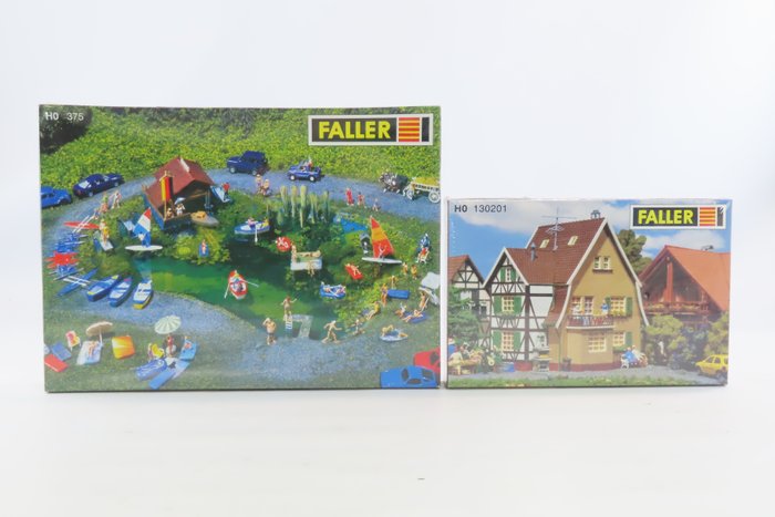 Faller H0轨 - 376/130201 - 模型火车拼搭套件 (2) - 施工套件；小湖，有船、许多额外的人物和半木结构的房子