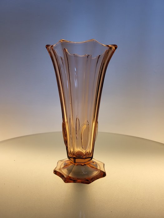 Val Saint Lambert - Charles Graffart - Vase -  modell mameluk serie luxval  - presset glass