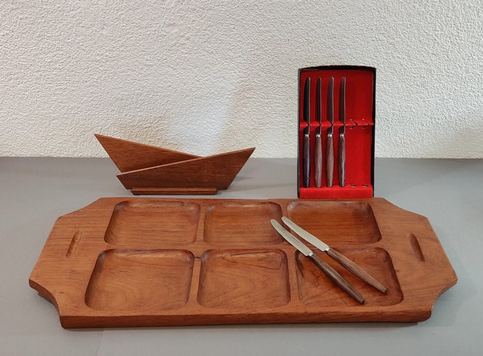 Platter - Vintage teak bowl, knives and a letter holder or napkin holder - Teak