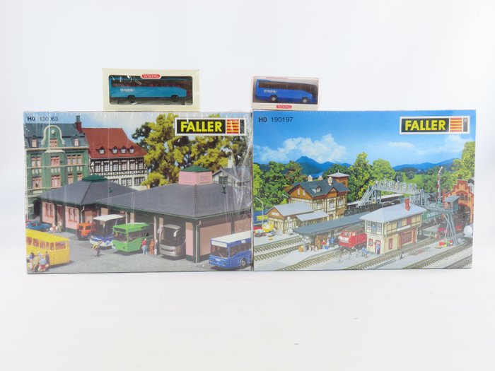 Faller, Wiking H0 - 130963/190197 - Kits de construcción de modelismo ferroviario (4) - Conjunto de estación, empresa de turismos con puertas de cierre automático y 2 autobuses de turismo