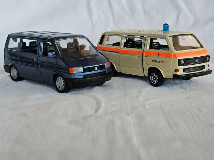 Schabak 1:43 - Modellauto - Nr. 1041 VW Caravelle Rettungswagen, Nr. 1060 VW Caravelle