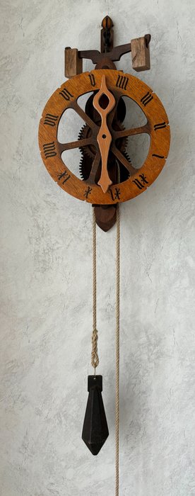 Wanduhr - Wagerbeam-Uhr oder Foliot-Uhr - Holz - 1950-1960