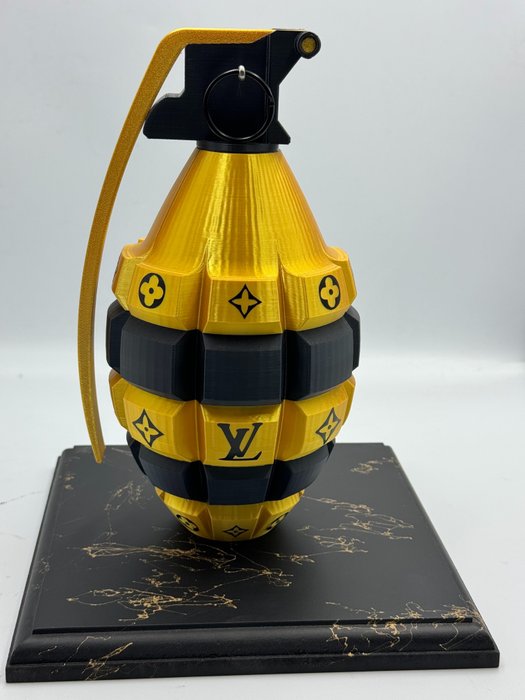 Art Stray-Nos - Grenade Louis Vuitton Xxl.