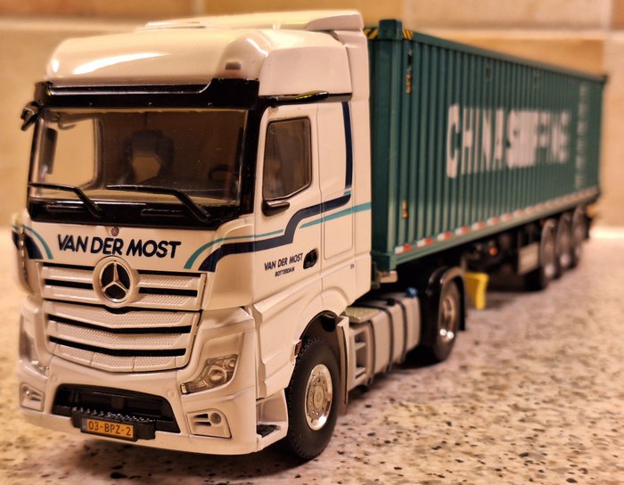 WSI 1:50 - 1 - Modellino di camion - Mercedes MP5 - trattore con rimorchio portacontainer "Van der Most / China Shipping"