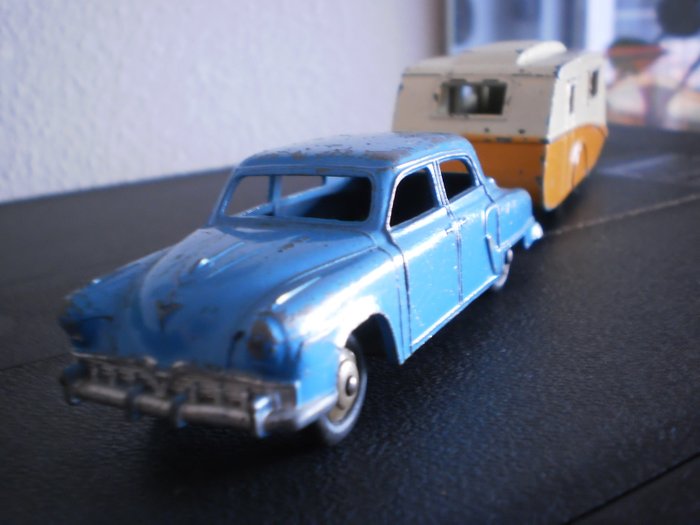 Dinky Toys 1:43 - 2 - Voiture miniature - Studebaker met Caravan