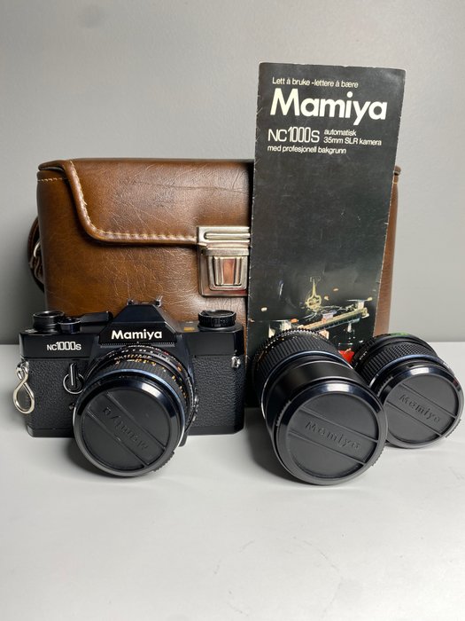 Mamiya NC1000s + 50mm 1.7 +  28mm 2.8 + 135mm 2.8 Et objektiv speilreflekskamera (SLR)