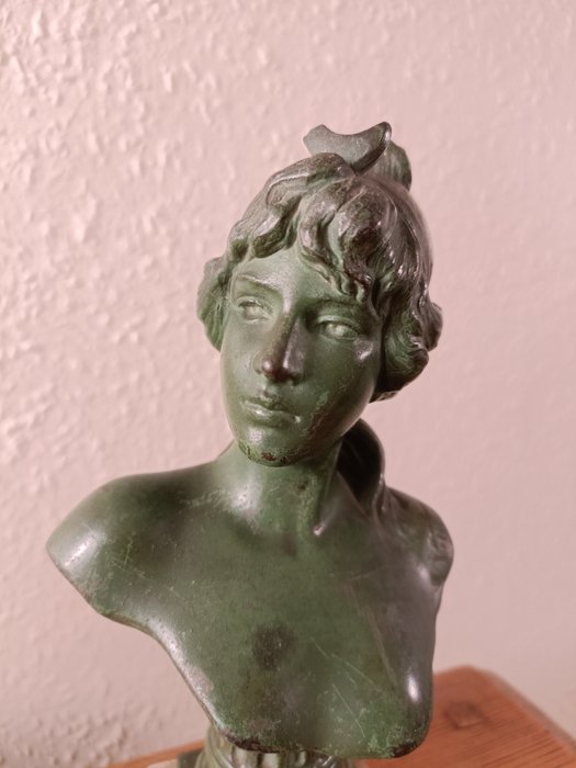 Büste, Buste de Diane - Emmanuel VILLANIS - 17 cm - Legierung
