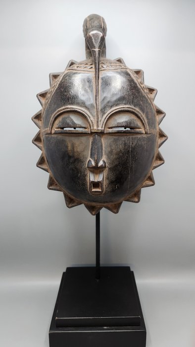 superb moon mask - Baule - Côte d'Ivoire  (No Reserve Price)
