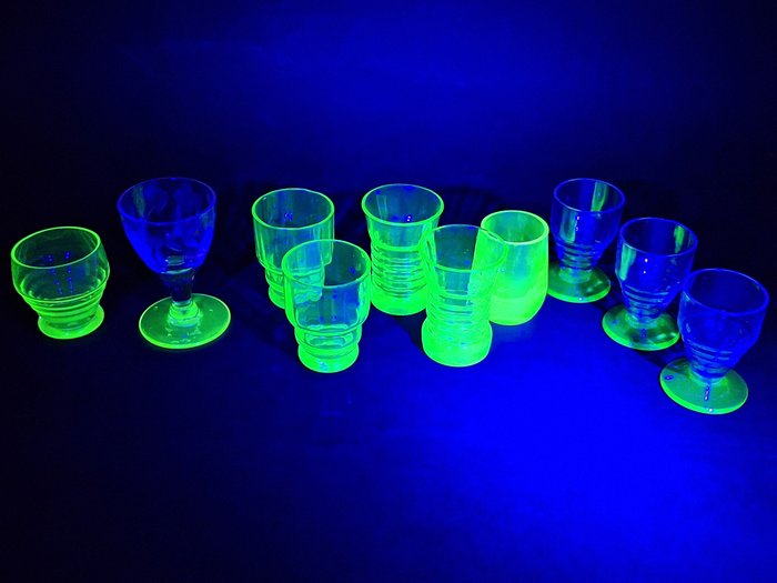 Cristalería/juego para bebidas (19) - Art Déco - Vidrio y vidrio de uranio