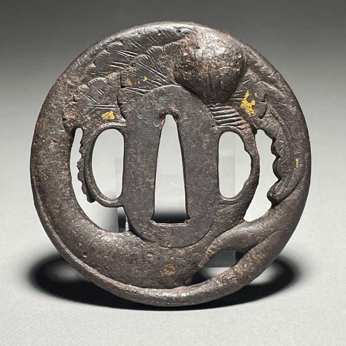 Katana - Raap Sukashi TSUBA, ijzeren achterkant, 67x66x5,8mm - Japan - Edo Periode (1600-1868)  (Zonder Minimumprijs)