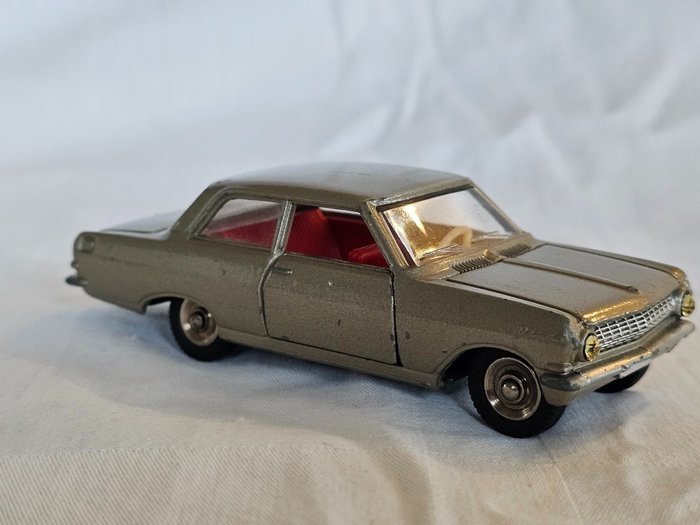 Dinky Toys 1:43 - 1 - Model samochodu - ref. 542 Opel Record - Wyprodukowano we Francji