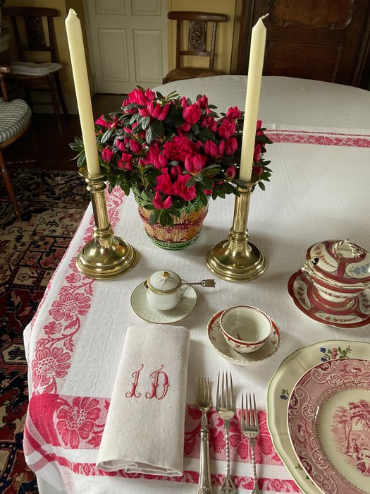  (4) 拿破仑帝国晚期 111 餐巾，红色边框上带有狩猎场景和身份证首字母。 - 纺织品 - 68 cm - 80 cm