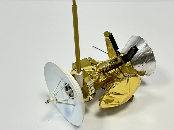 Alenia Spazio - Memorabilia do espaço - Sonda Cassini Huygens - 1:30 - 1990-2000