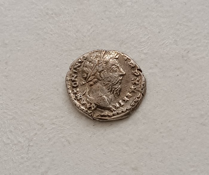 Romerska riket. Marcus Aurelius (AD 161-180). Denarius Rome - Victory advancing with a trophy  (Utan reservationspris)
