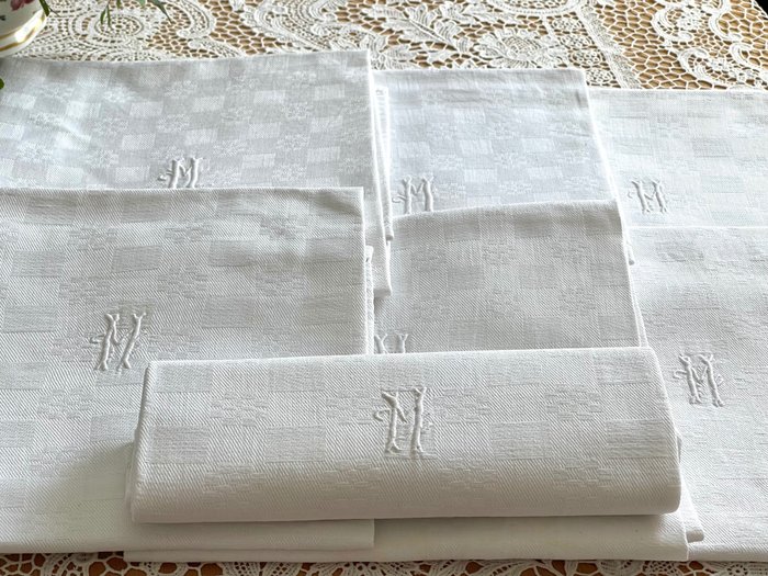  (7) Franskt bordslinne. 7 vackra servetter. Damast linne. Monogram "M" - Servett - 67 cm - 66 cm