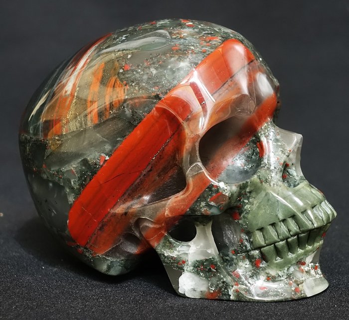 Cráneo Tallado en Cristal de Sangre Roja Africana - Serie Superrealista - Altura: 131 mm - Ancho: 102 mm- 1430 g