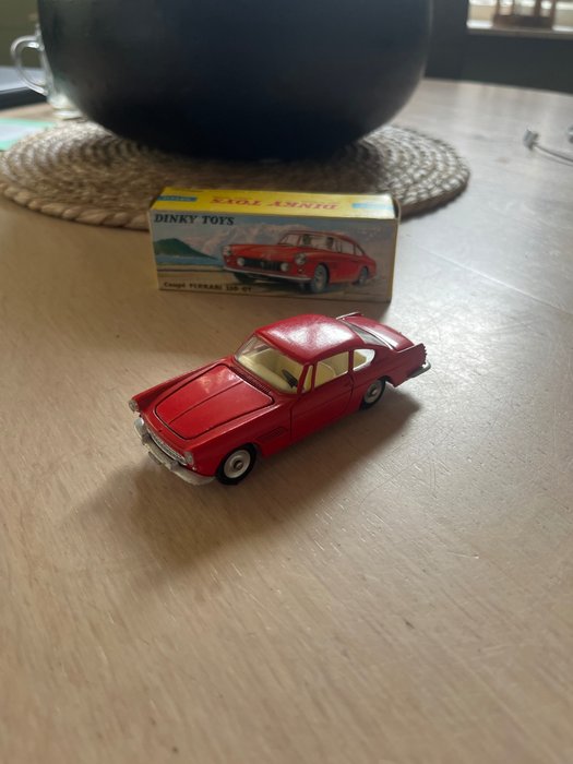 Dinky Toys 1:43 - 1 - Voiture miniature - ref. 515 Ferrari Coupé 2+2 250 GT Pininfarina