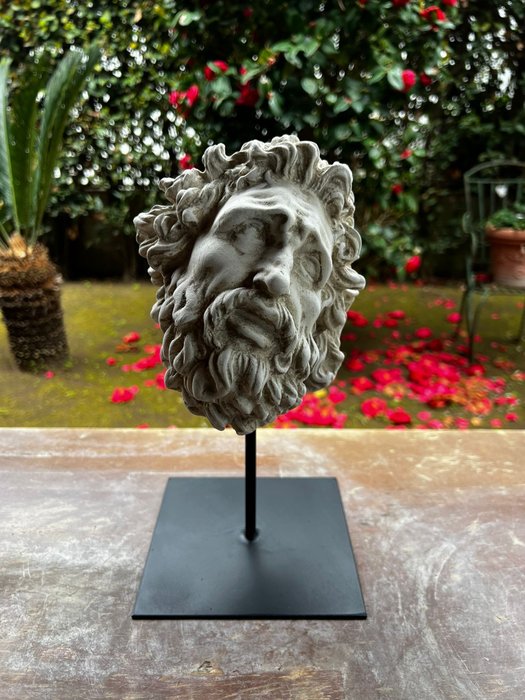 雕塑, Testa di Laocoonte - 29 cm - 大理石粉尘
