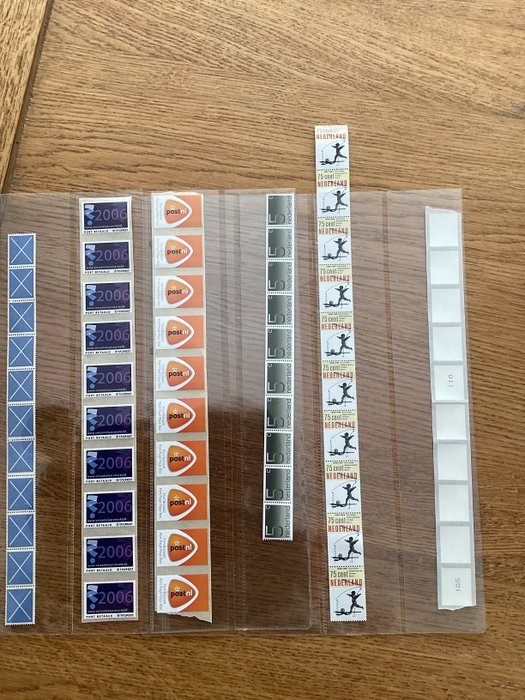 Nederland  - Rolzegels automaatzegels met een bijzondere afwijking, zie detailfoto rugnummers 105 en 110