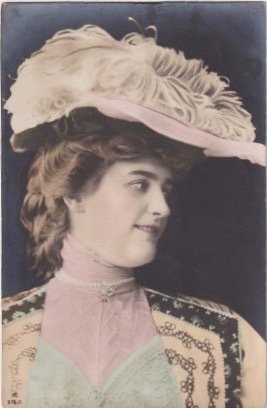 Francja - Kobiety teatru - Kobiety w kapeluszach Kobiety teatru - Pocztówka (80) - 1900-1930