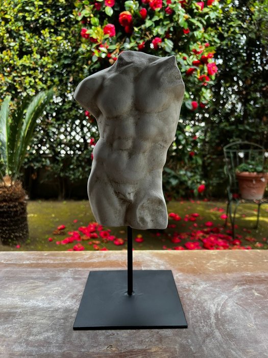 Escultura, Torso di Eracle - 37 cm - pó de mármore