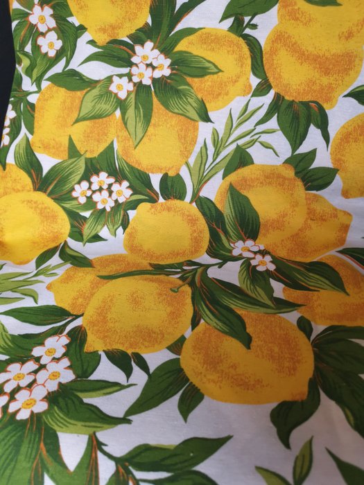 地中海柠檬、花朵和叶子印在棉混纺面料的白色背景上 - 纺织品  - 300 cm - 135 cm