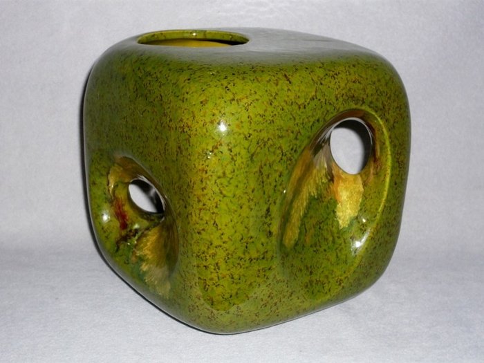 Bertoncello Roberto Rigon (1929-) - Vase (1) -  cube screziato verde  - Earthenware