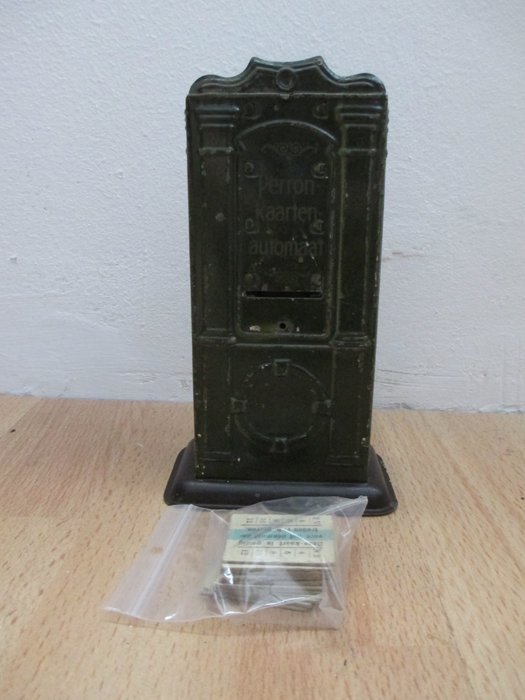 Bing  - Tin toy Kaartjes automaat in Nederlandse taal voor spoor 1, met originele kaartjes. - 1920-1930 - Germany