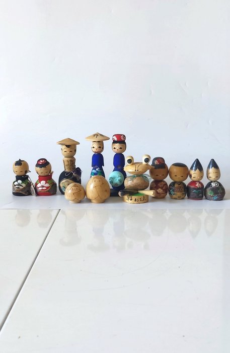 12x Kokeshi Doll - Spielzeug - Japan