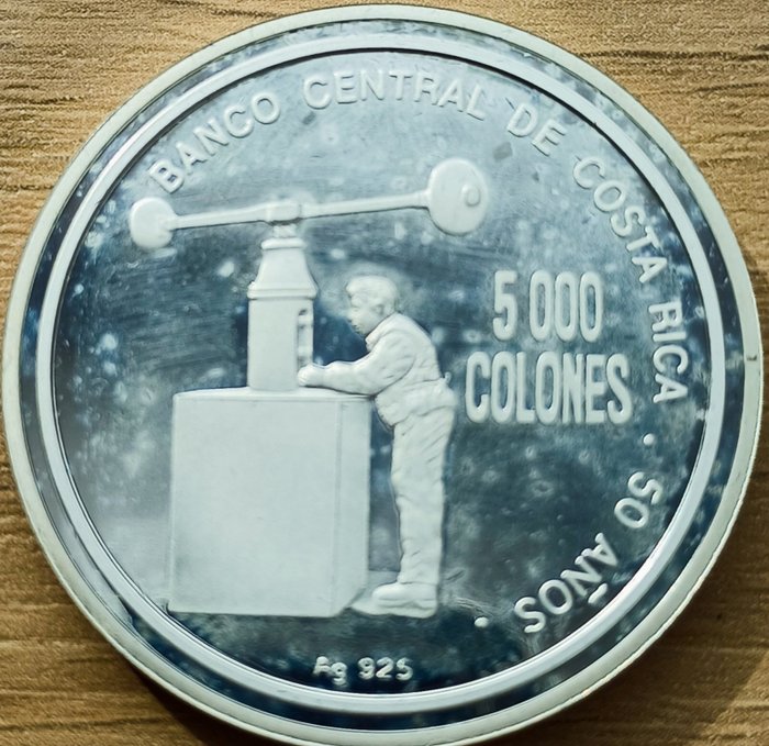 Kostaryka. 2000 50 Aniversario de la creación del Banco Central de Costa  (Bez ceny minimalnej
)