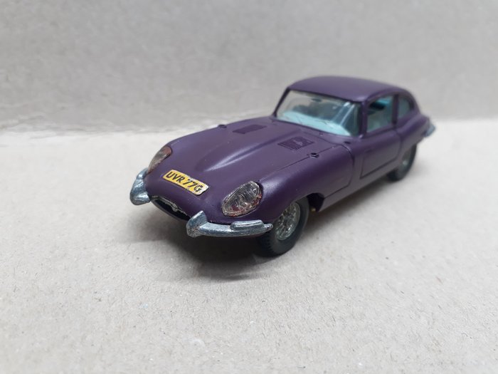 Dinky Toys 1:43 - 1 - Machetă mașină - Jaguar E-type 2+2
