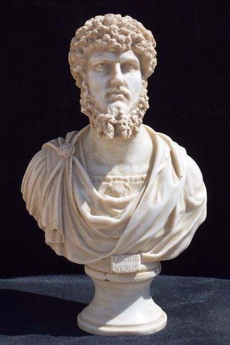 Skulptur, Busto imperatore Romano Lucio Vero - 29 cm - Marmorstøv